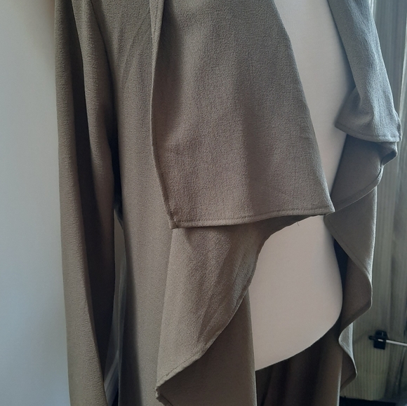 Revamped Sirens | Green Cardigan - Picture 5 of 10